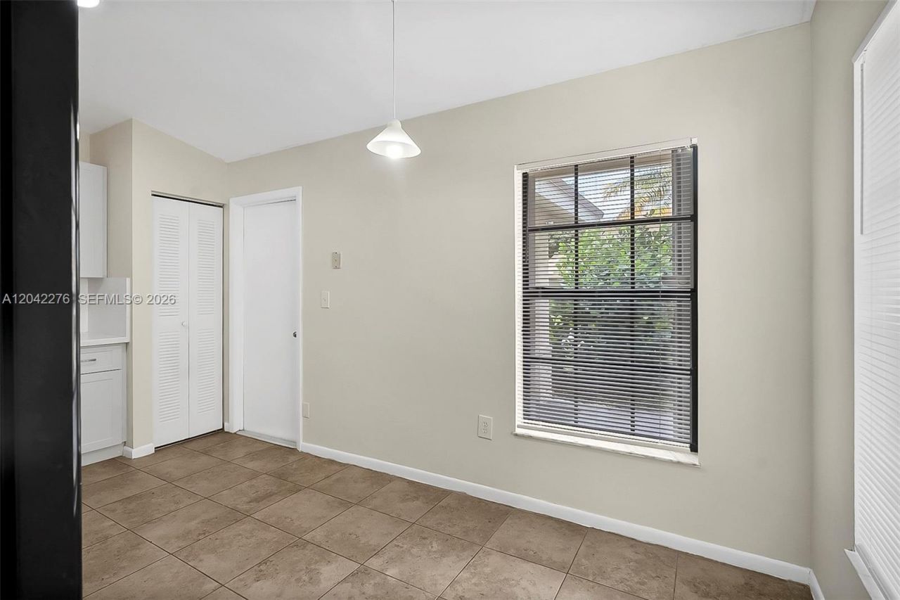 681 Thornridge Ave, Davie, FL 33325 Photo