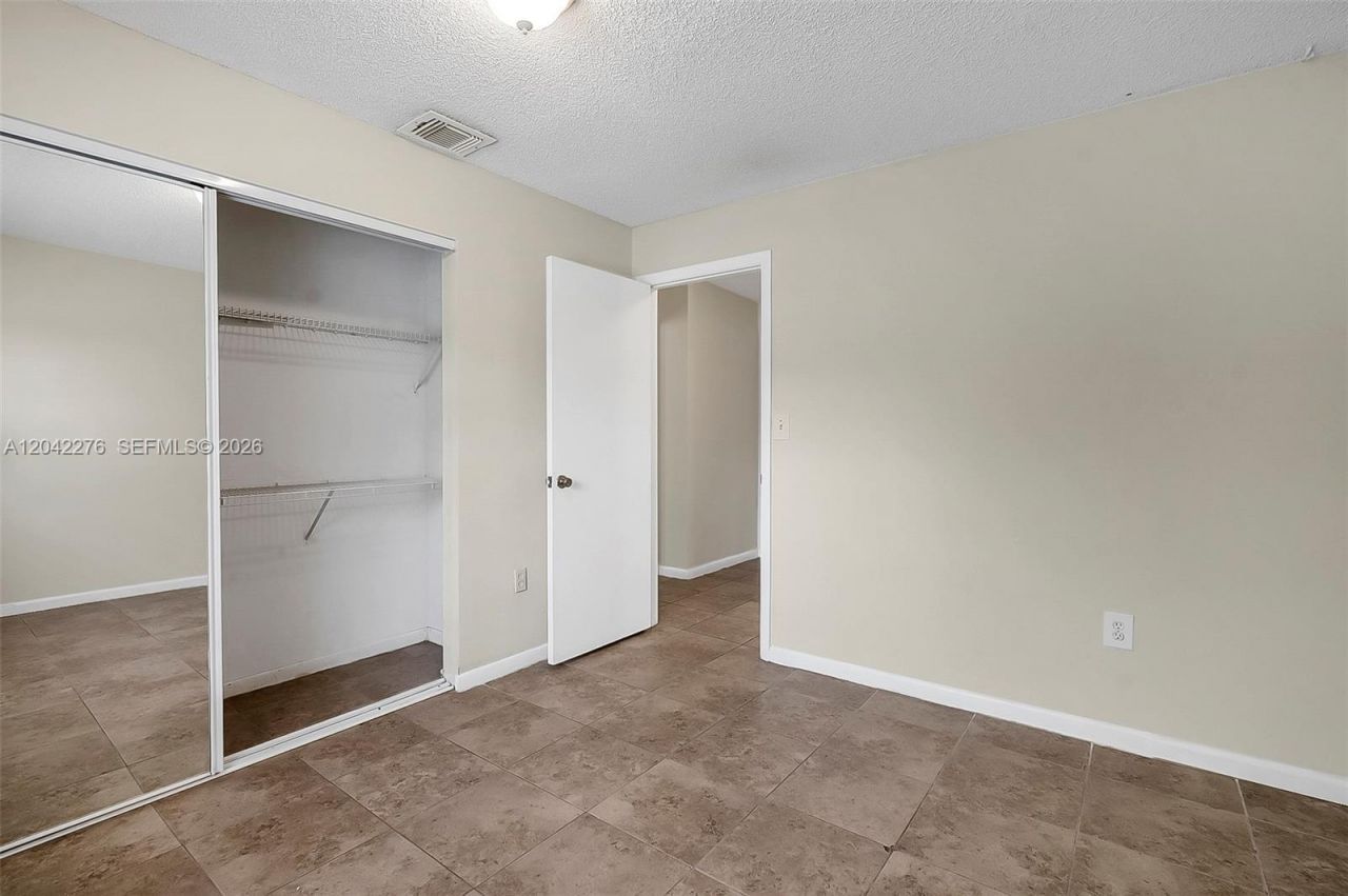681 Thornridge Ave, Davie, FL 33325 Photo