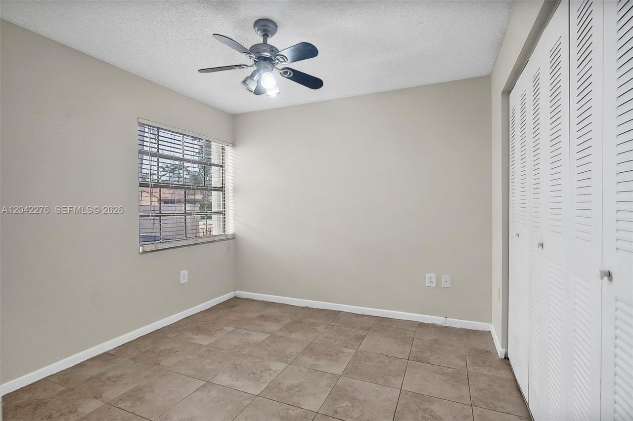 681 Thornridge Ave, Davie, FL 33325 Photo
