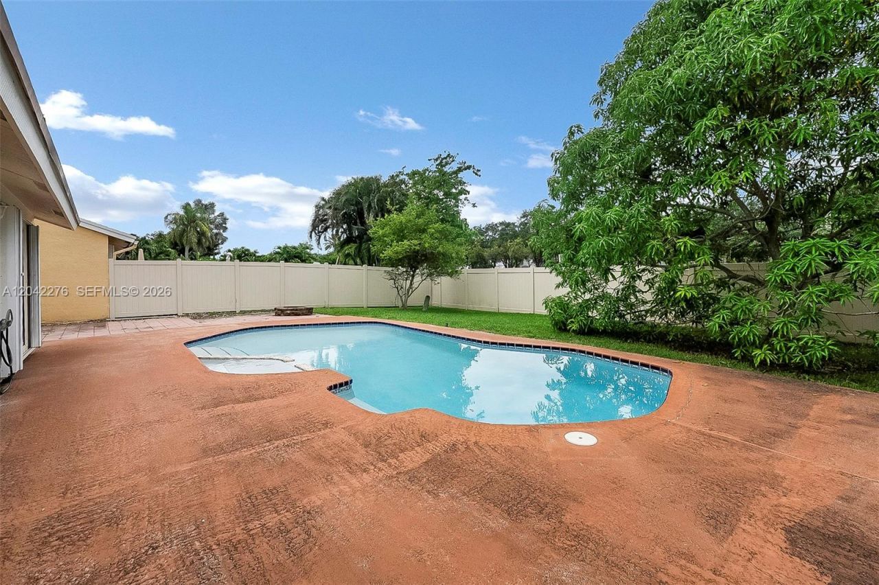 681 Thornridge Ave, Davie, FL 33325 Photo