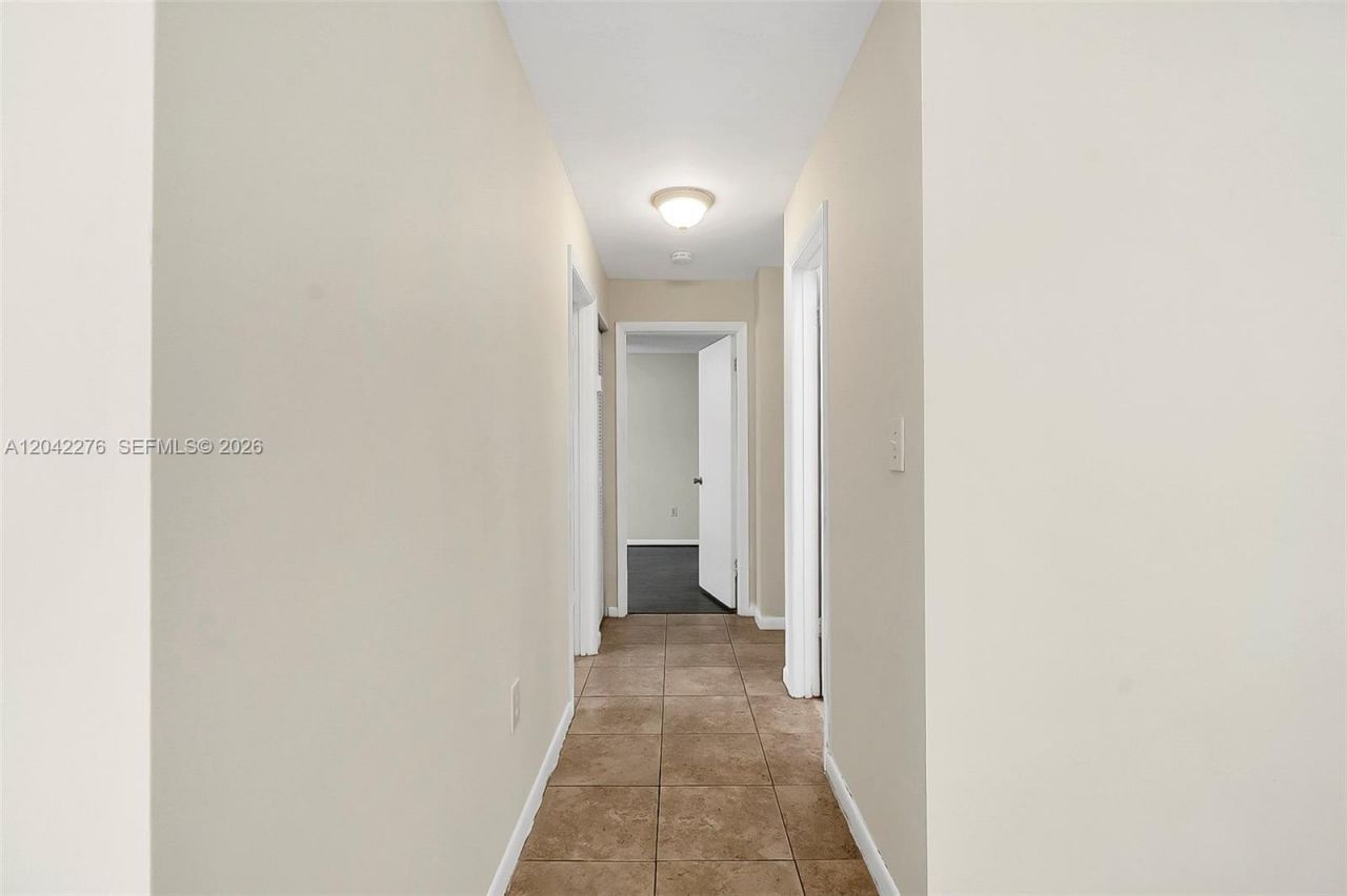 681 Thornridge Ave, Davie, FL 33325 Photo