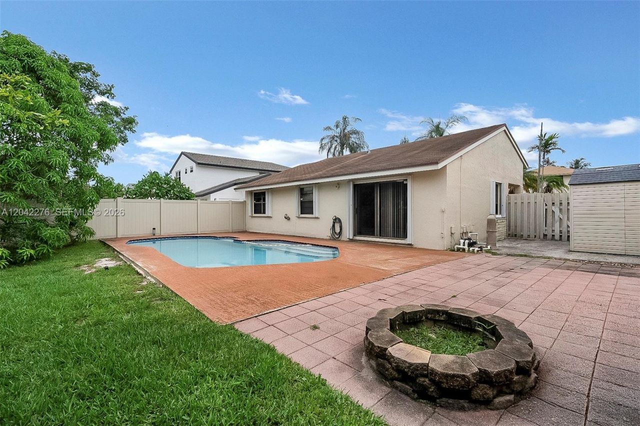 681 Thornridge Ave, Davie, FL 33325 Photo