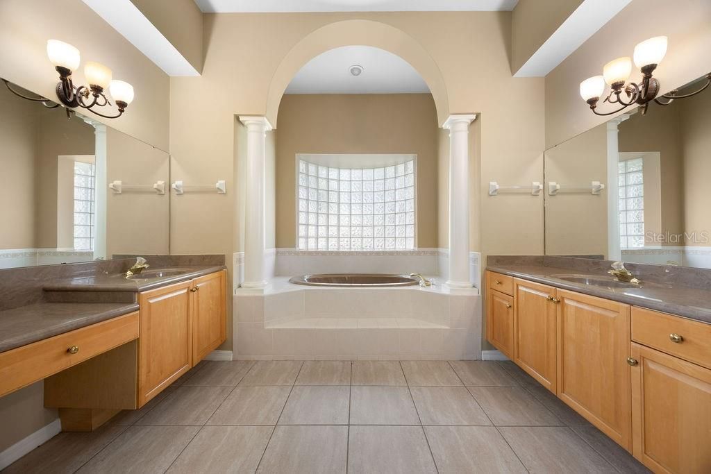 9050 Dancy Tree Court, Orlando, FL 32836 Photo