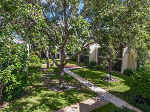 150 Pineview Road, Unit L6, Jupiter, FL 33469