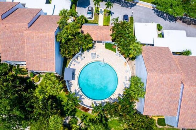 2517 Presidential Way, Unit B, West Palm Beach, FL 33401 Photo