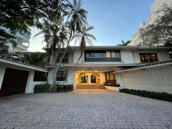 325 Sunset Drive, Unit A, Fort Lauderdale, FL 33301