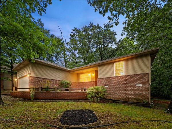 4 Winters Lane, Bella Vista, AR 72714