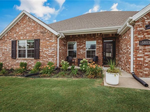 5803 W Poison Springs Drive , Fayetteville, AR 72704