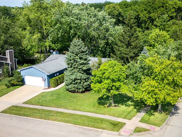 106 Wildflower Place , Bloomington, IL 61704