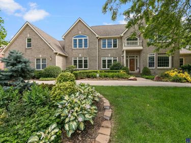 7401 Stevens Ridge Road, Lincoln, NE 68516