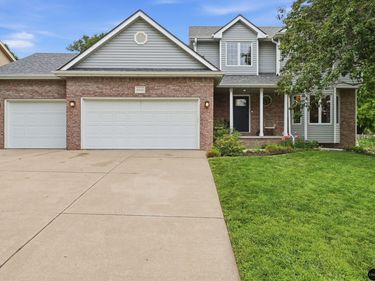 6824 S 51st Street, Lincoln, NE 68516