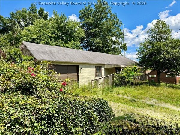 756 Upper Midway Drive, Dunbar, WV 25064