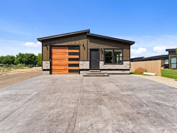 398 W London St, Middleton, ID 83644