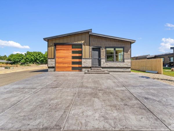 398 W London St, Middleton, ID 83644