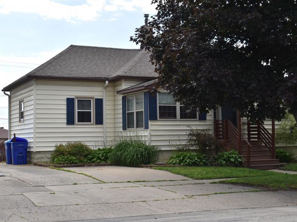 18 3rd Ave SE , Oelwein, IA 50662