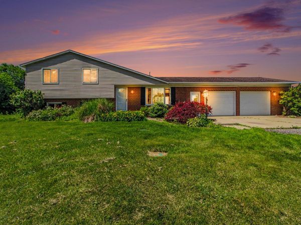 5601 Dexter Pinckney Road, Dexter, MI 48130