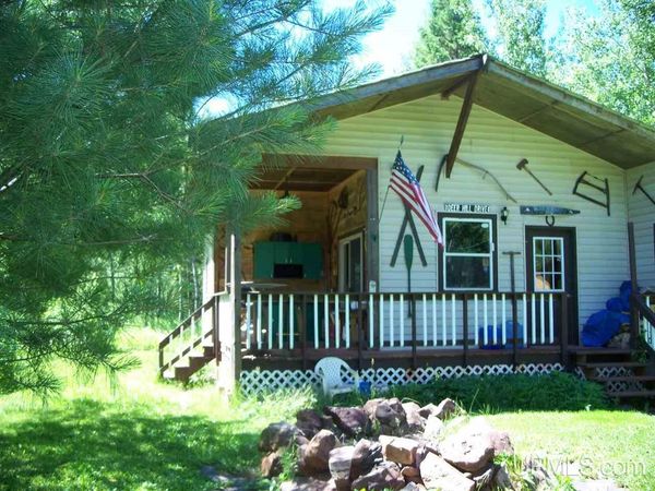 8275 4th Street, Bessemer Twp, MI 49959