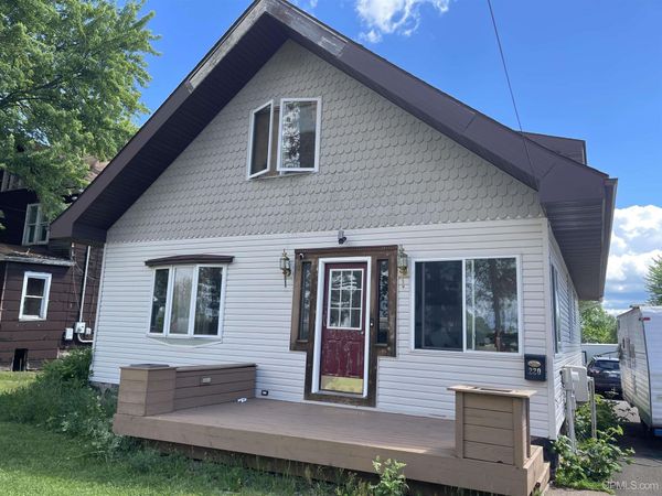 220 Park Street, Ironwood, MI 49938