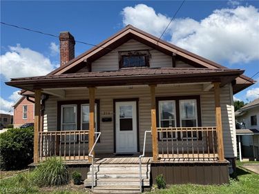 216 N Broadway Street , Barnesville, OH 43713
