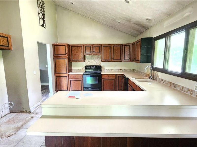 17866 Leggett Road, Montville, OH 44064 Photo 15