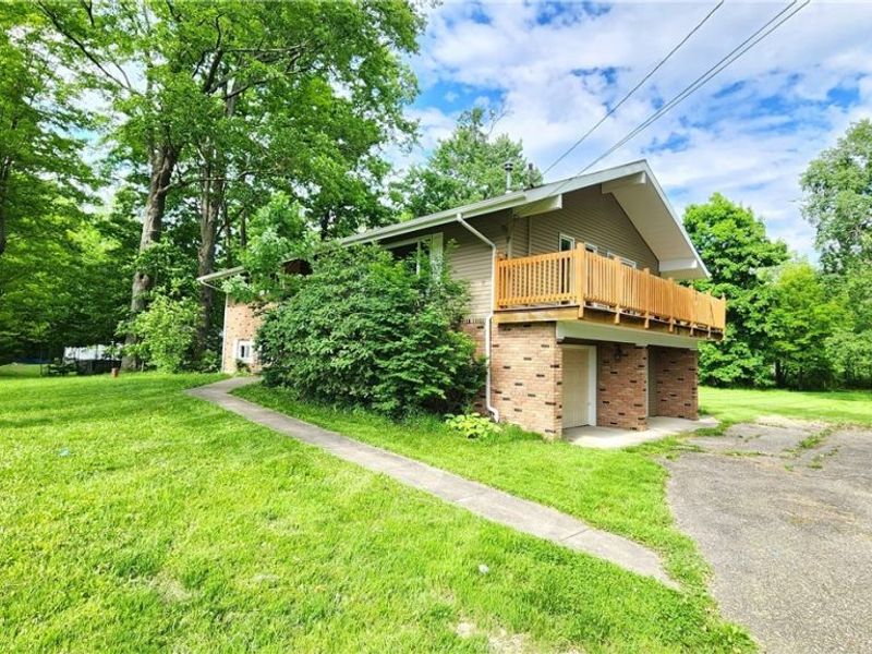 17866 Leggett Road, Montville, OH 44064 Photo 2