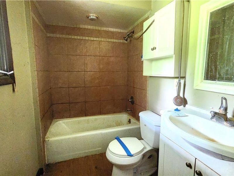 17866 Leggett Road, Montville, OH 44064 Photo 29
