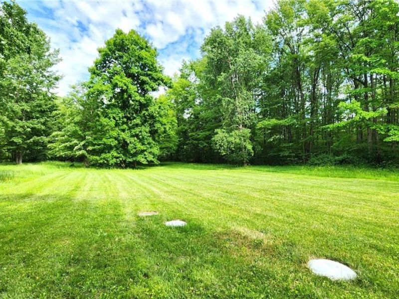 17866 Leggett Road, Montville, OH 44064 Photo 5