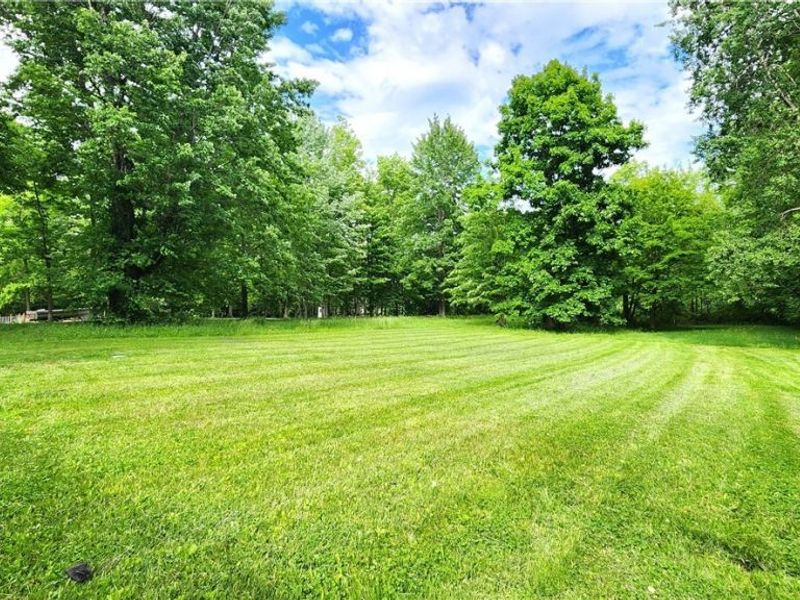 17866 Leggett Road, Montville, OH 44064 Photo 6