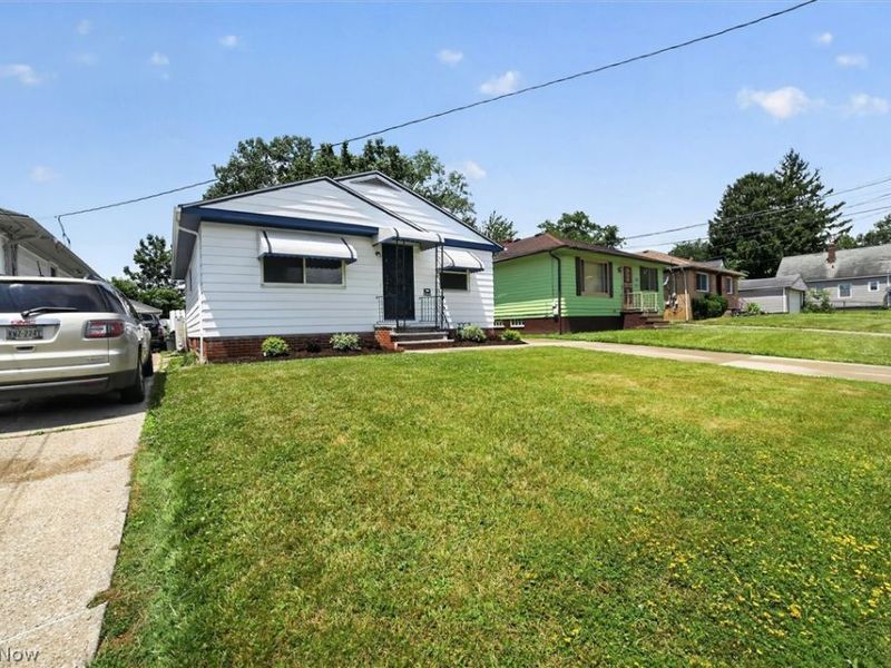 4668 Beechgrove Avenue, Garfield Heights, OH 44125 Photo 2