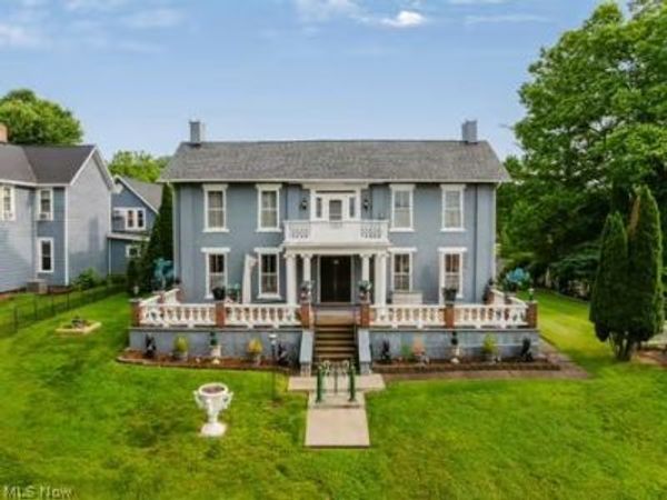 284 N Kennebec Avenue, Mcconnelsville, OH 43756