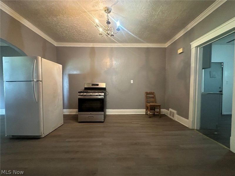 875 E 131st Street, Cleveland, OH 44108 Photo 12
