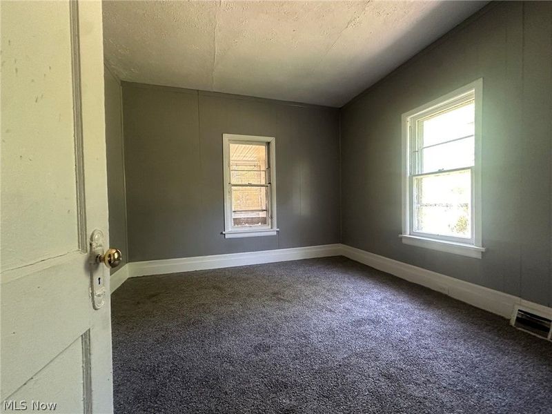 875 E 131st Street, Cleveland, OH 44108 Photo 6