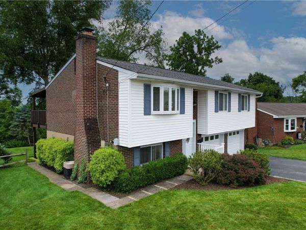 1484 Loretta Dr , Pittsburgh, PA 15235