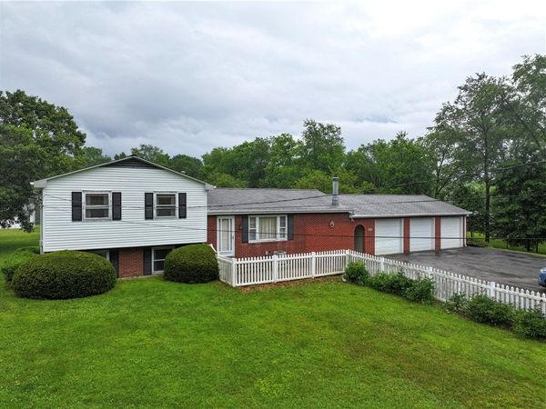 492 Smiths Ferry Rd , Midland, PA 15059
