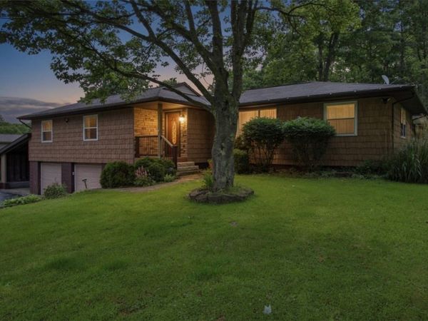 10 Braddock Dr, Ohiopyle, PA 15470