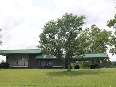 800 N Lakeshore Drive, Carlisle, KY 40311