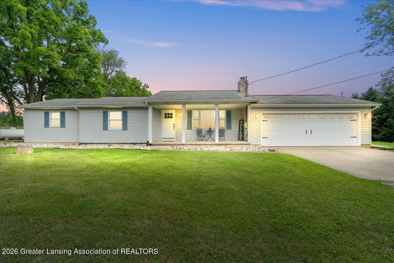 8221 E Parker Road, Laingsburg, MI 48848 Main Photo
