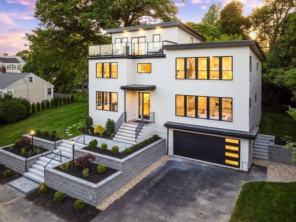 95 Grandview Rd, Arlington, MA 02476