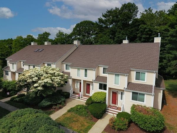 28 Gaslight Ln, Unit 28, Easton, MA 02334