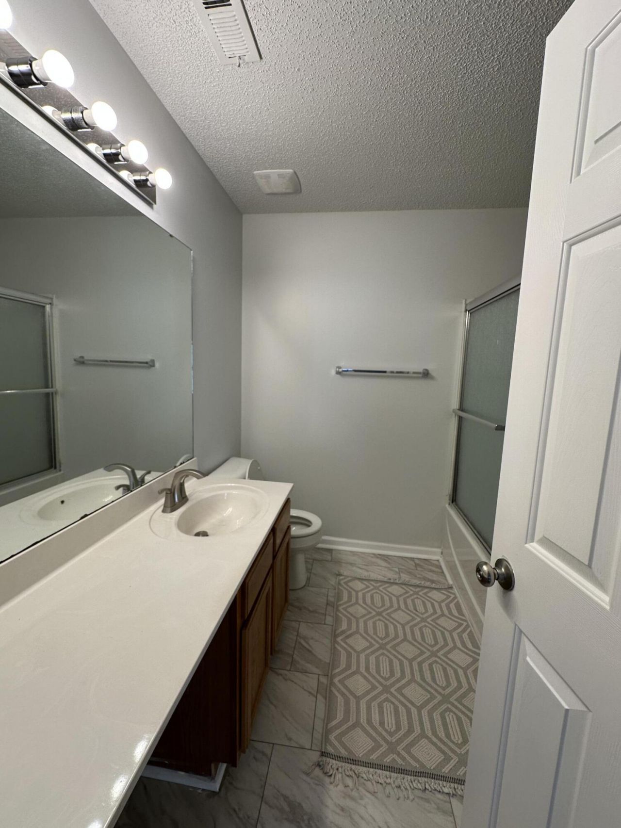 5059 Thornton Drive Photo 17