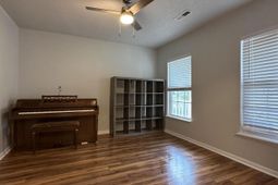5059 Thornton Drive photo 4