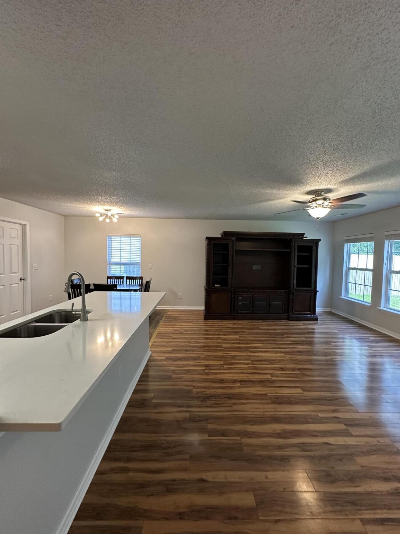 5059 Thornton Drive Photo 8
