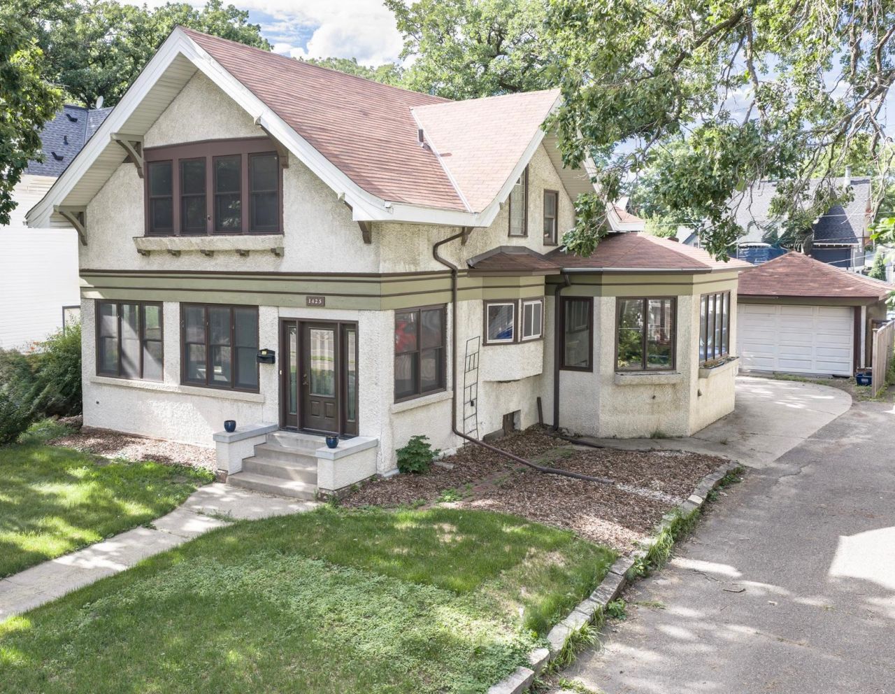 1425 Como Avenue , Saint Paul, MN 55108