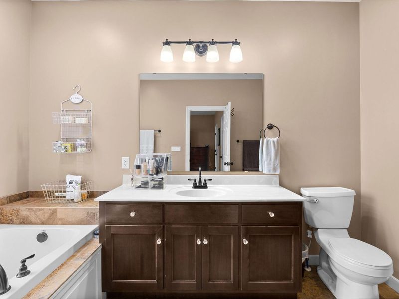 9596 Woodridge Circle , Fredericktown, OH 43019 Photo 29