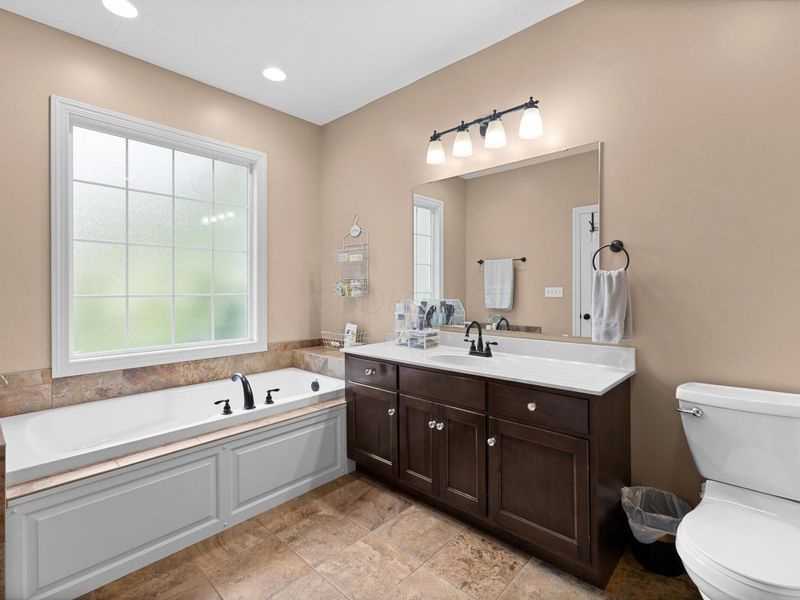 9596 Woodridge Circle , Fredericktown, OH 43019 Photo 30