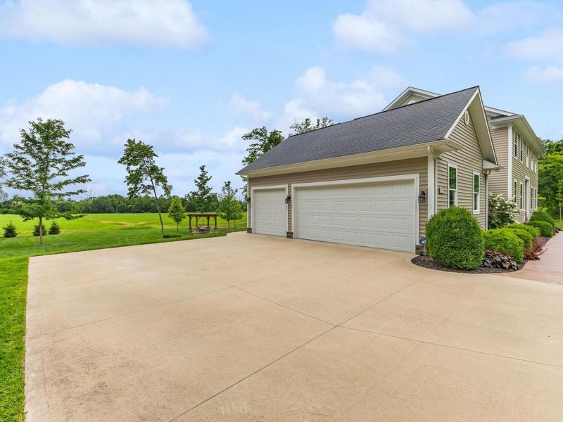 9596 Woodridge Circle , Fredericktown, OH 43019 Photo 4