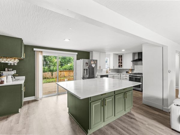 5044 Albany Drive , Columbus, OH 43232