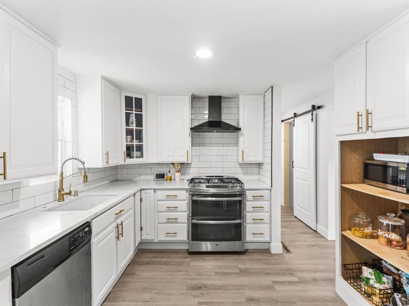 5044 Albany Drive, Columbus, OH 43232 Photo 10