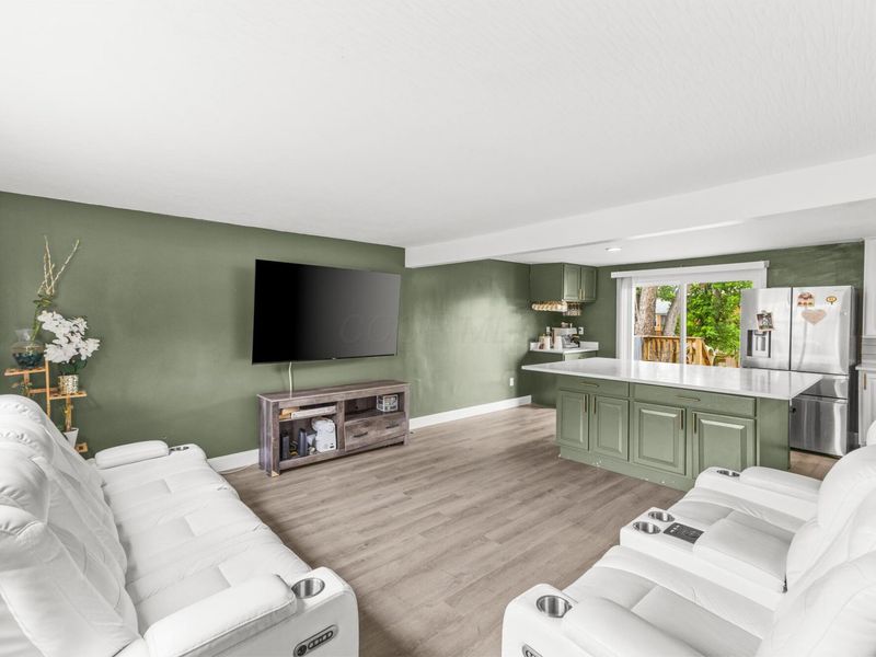 5044 Albany Drive, Columbus, OH 43232 Photo 6