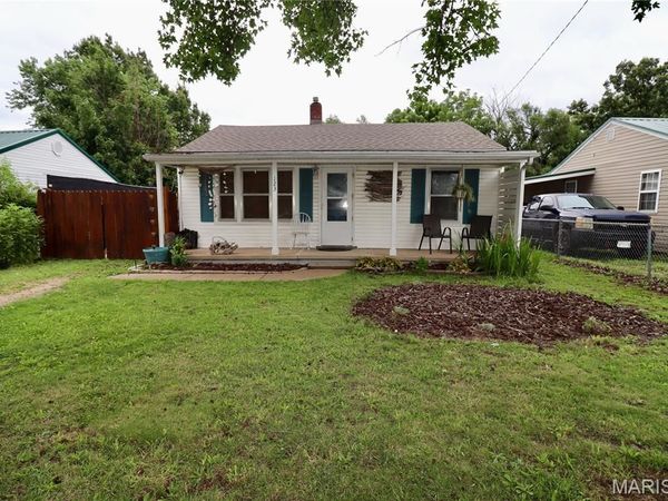 123 Cedar Crest Drive , Lebanon, MO 65536